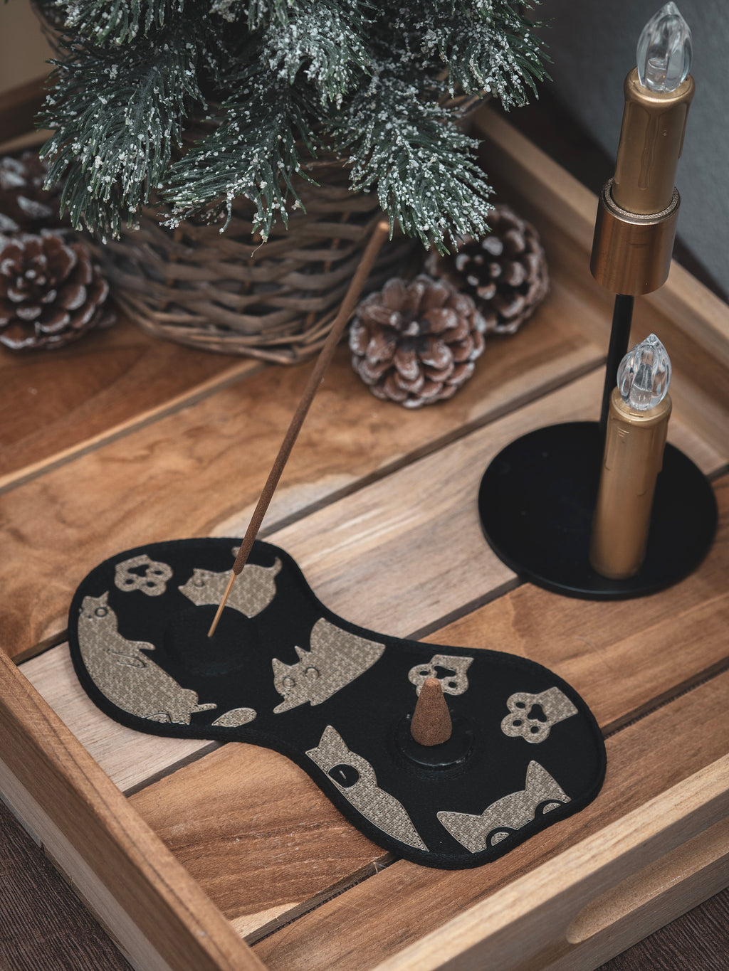 Räucherstäbchen & -kegel Halter Katzen | 18 cm - verschiedene Farben | + 1 Gratis Räucherstäbchen