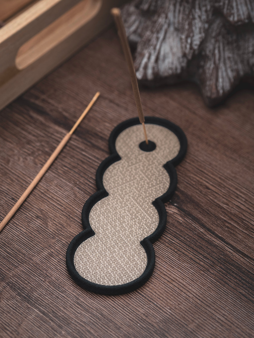 Räucherstäbchen Halter | 16 cm - verschiedene Farben | + 1 Gratis Räucherstäbchen