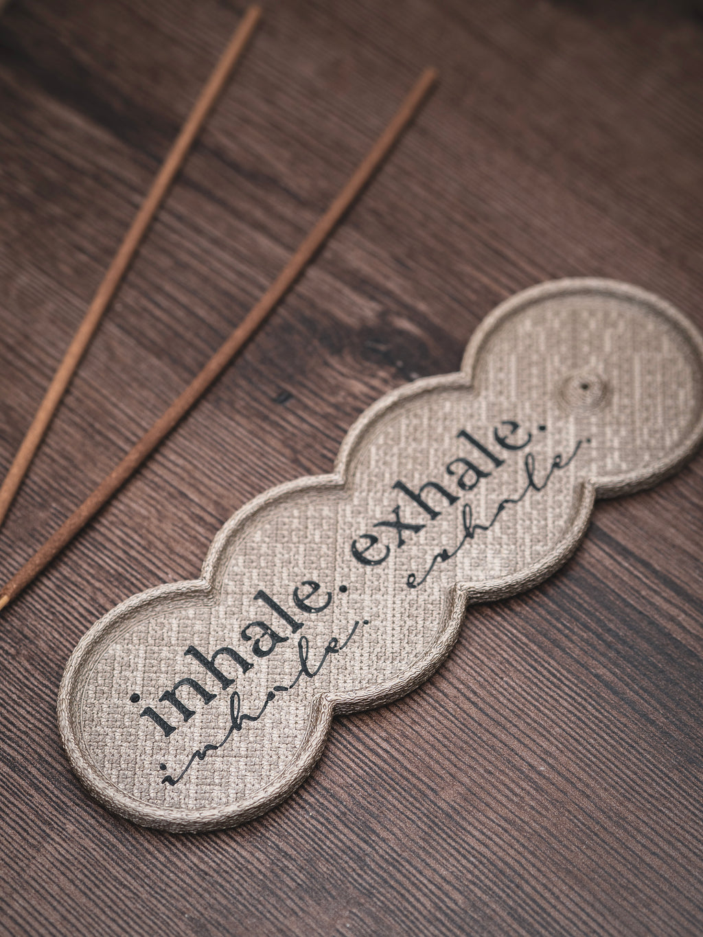Räucherstäbchen Halter inhale.exhale. | 16 cm - verschiedene Farben | + 1 Gratis Räucherstäbchen