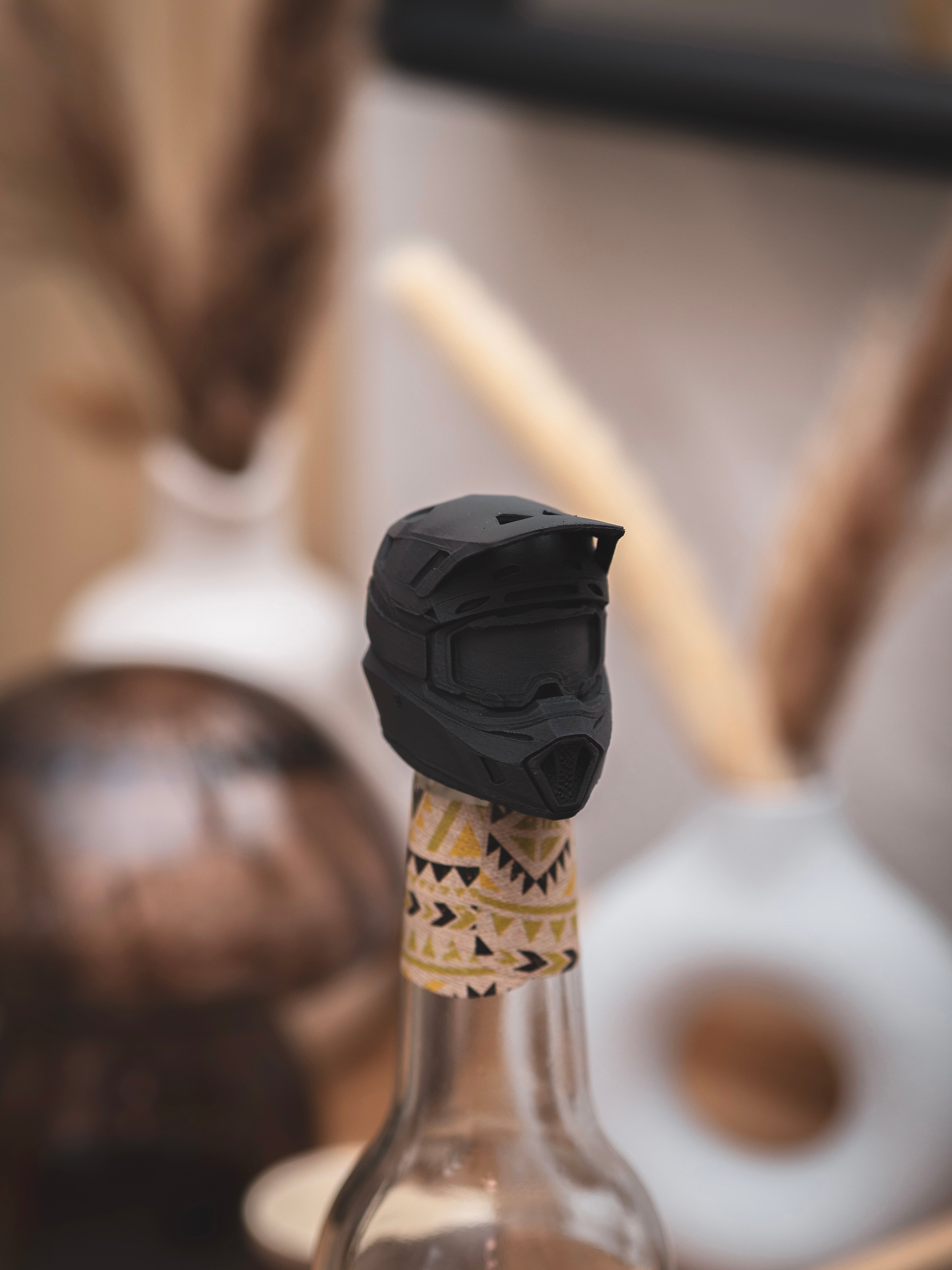 Flaschendeckel Motorradhelm für Bier, Limo & kl. Sektflaschen | verschiedene Farben