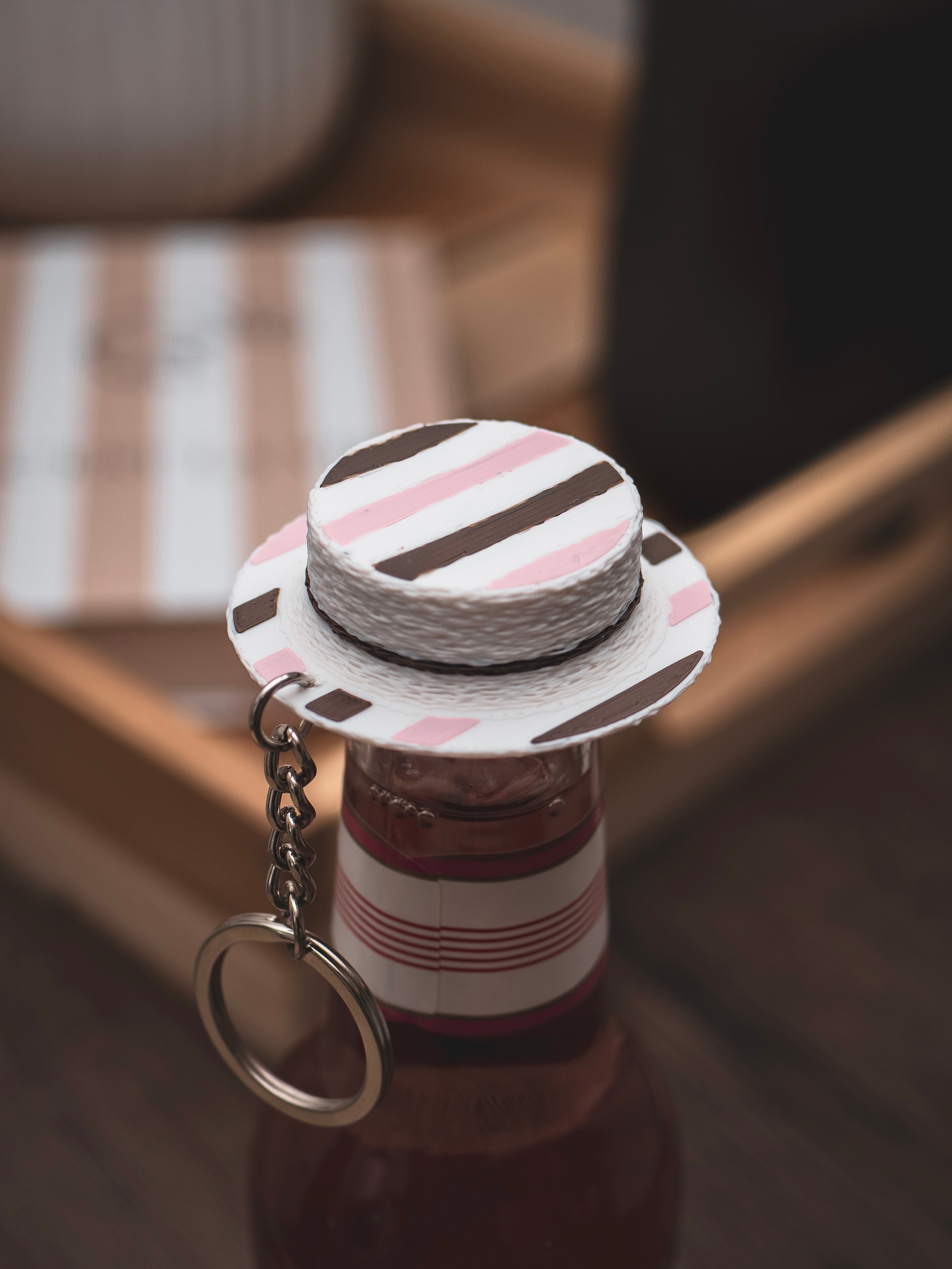 Flaschendeckel Strohhut stripes² für Bier, Limo & kl. Sektflaschen | auch als Schlüsselanhänger