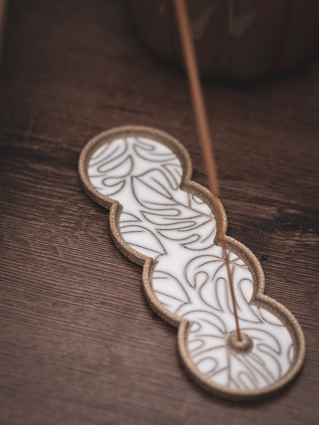 Räucherstäbchen Halter Monstera | 16 cm - verschiedene Farben | + 1 Gratis Räucherstäbchen