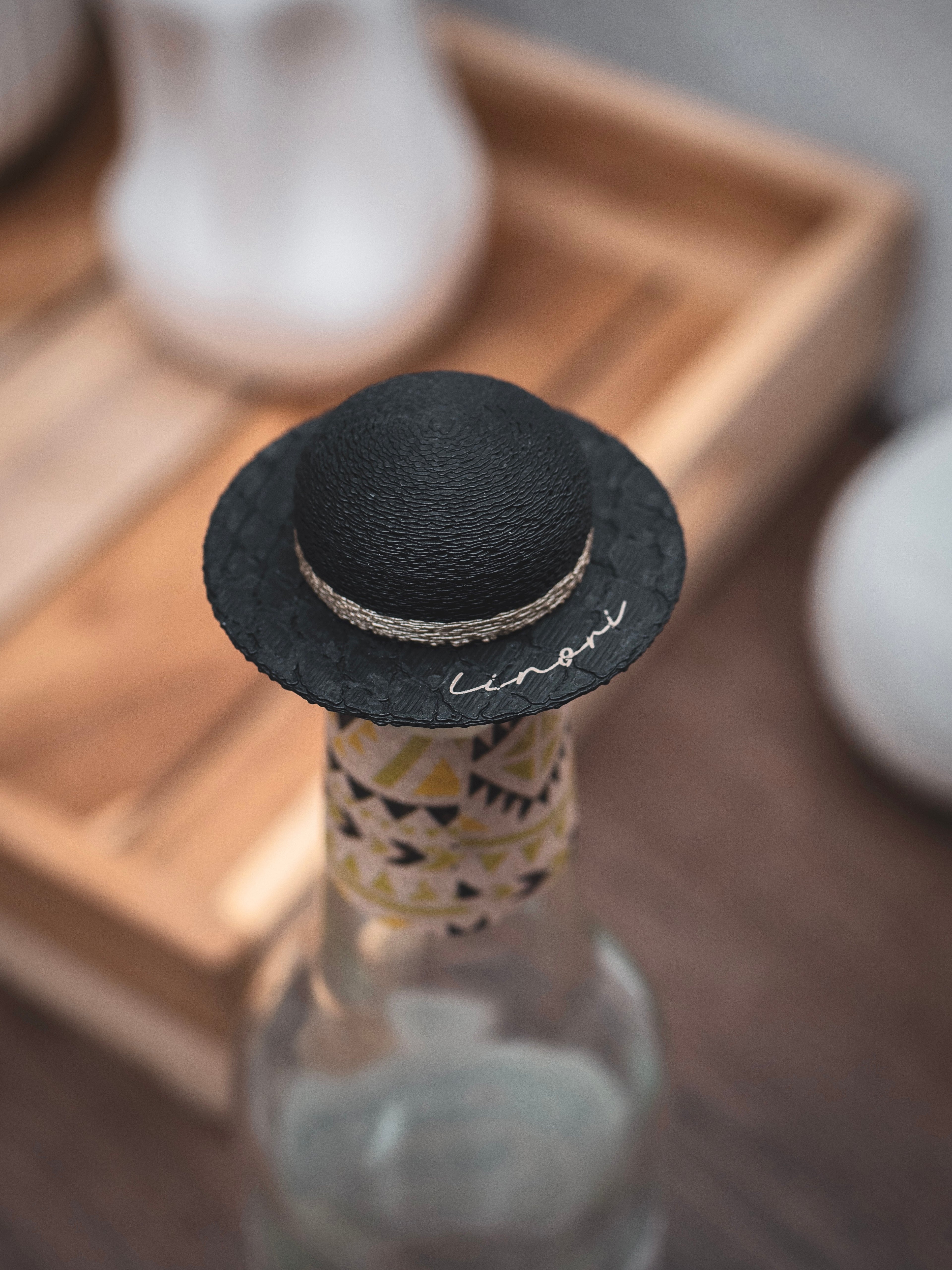 Flaschendeckel Sommerhut für Bier, Limo & kl. Sektflaschen | in schwarz & personalisierbar