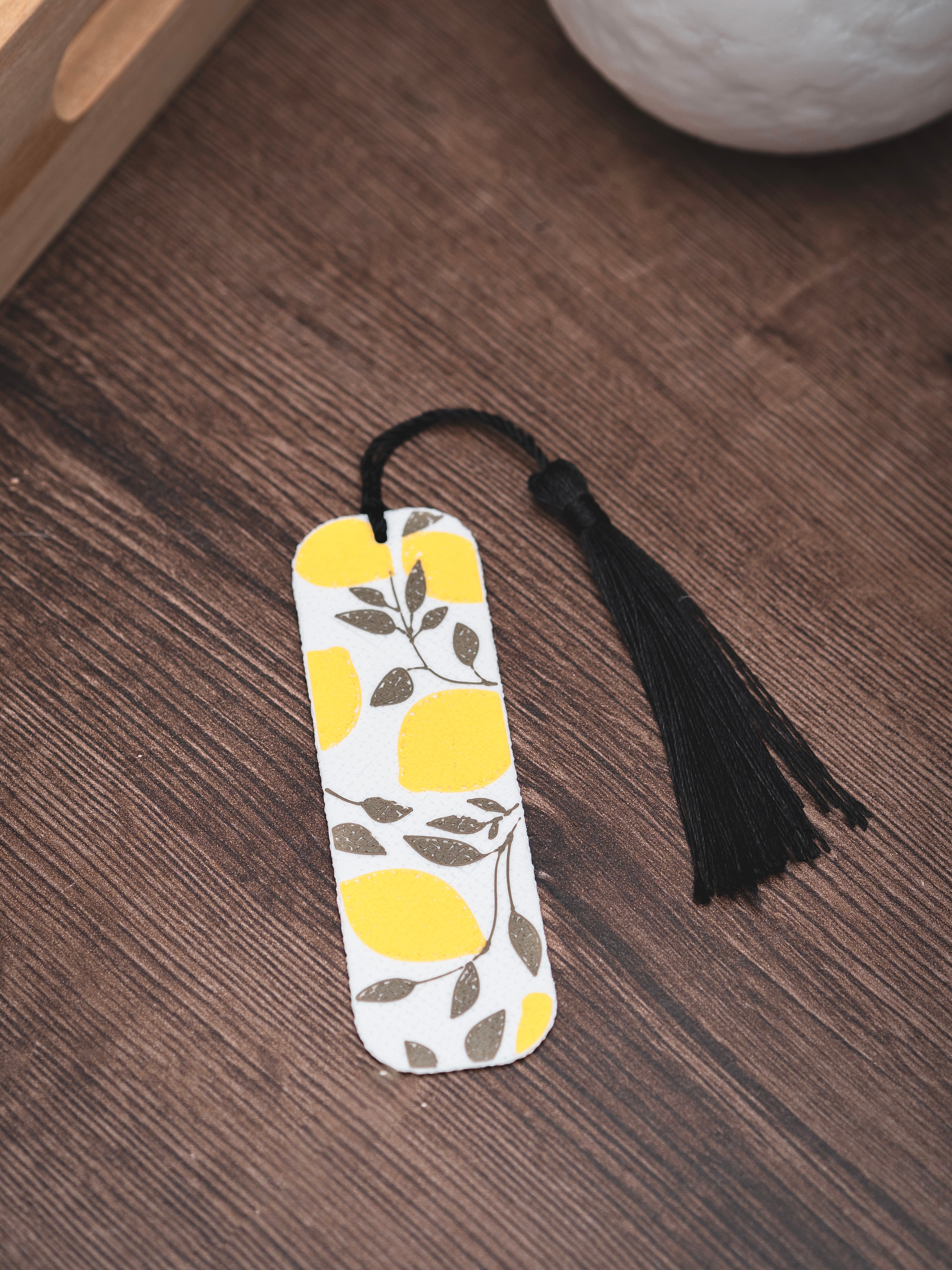 Lesezeichen lemon garden mit Quaste | verschiedene Farben