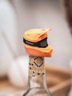 Flaschendeckel Motorradhelm für Bier, Limo & kl. Sektflaschen mit schwarzer Brille | Helm in verschiedenen Farben & personalisierbar | mit Schlüsselring