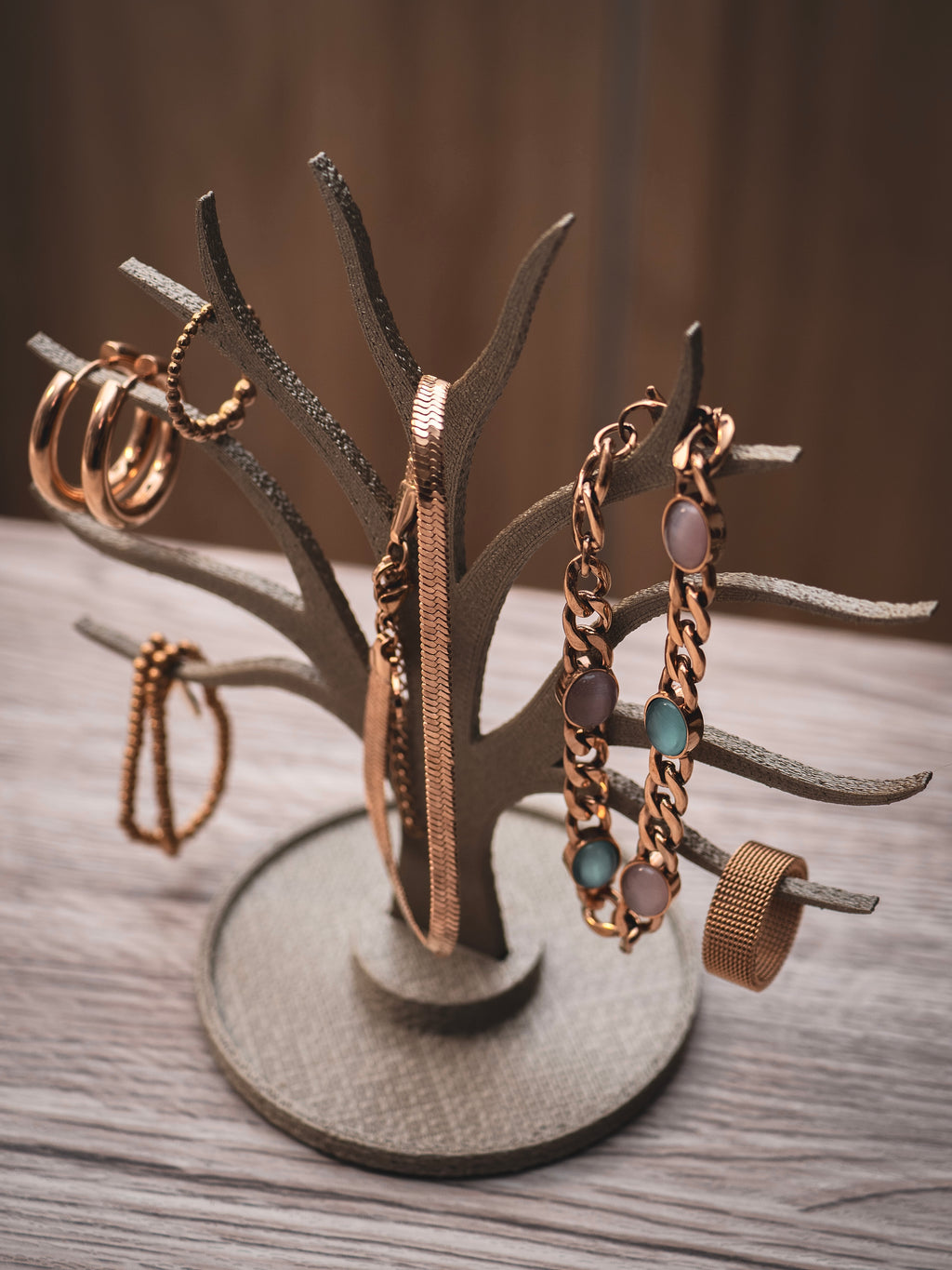 Schmuckständer Baum für Armbänder, Ringe, Earcuffs, Creolen mit Ablage