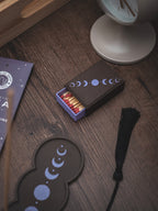 Mondphasen-Set | Räucherstäbchen, -halter, Streichholzbox & Lesezeichen
