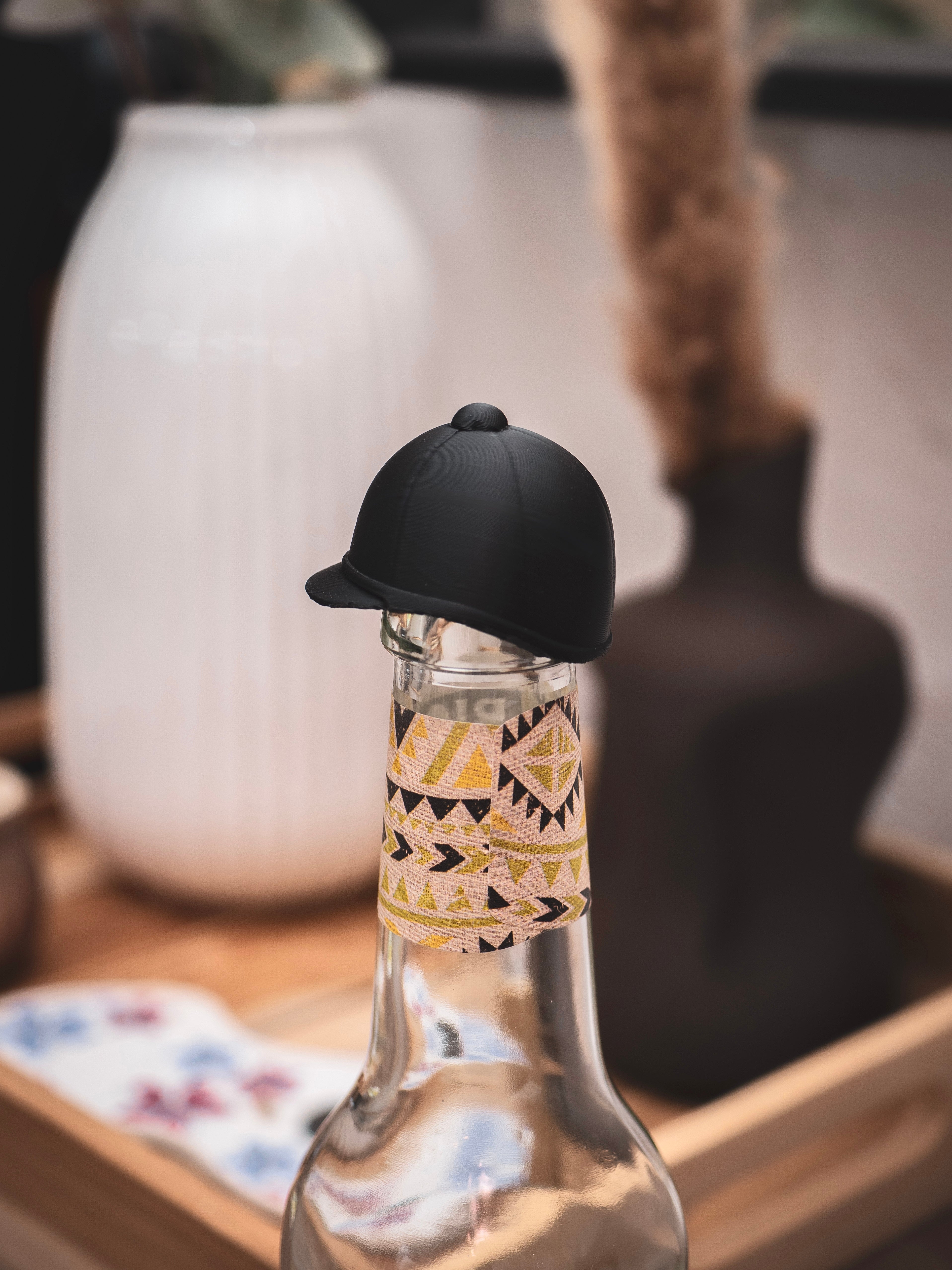 Flaschendeckel Reiterhelm für Bier, Limo & kl. Sektflaschen | verschiedene Farben