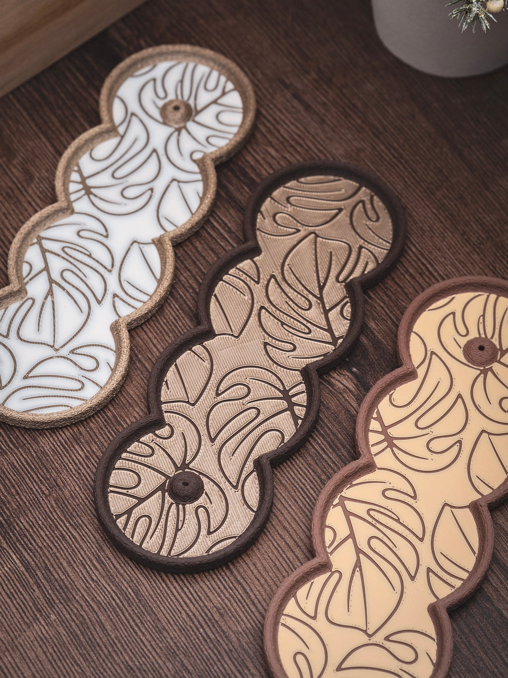 Räucherstäbchen Halter Monstera | 16 cm - verschiedene Farben | + 1 Gratis Räucherstäbchen