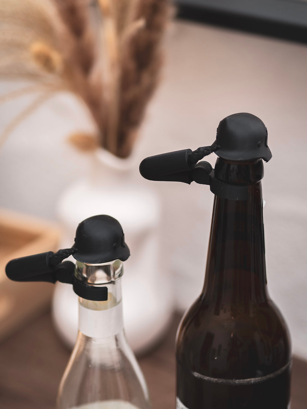 Flaschendeckel Stahlhelm für Bier, Limo & kl. Sektflaschen