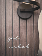 "get naked" Schild zum kleben | in verschiedenen Farben und 2 Größen