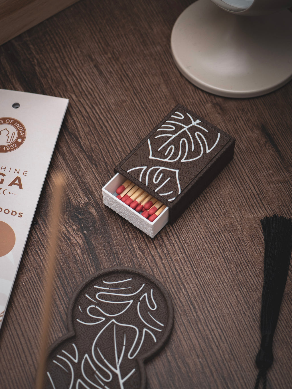 Monatera-Set | Räucherstäbchen, -halter, Streichholzbox & Lesezeichen