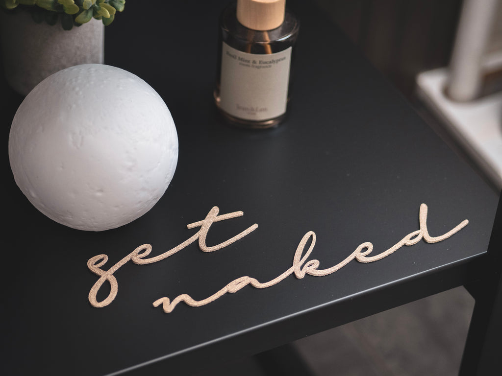 "get naked" Schild zum kleben | in verschiedenen Farben und 2 Größen